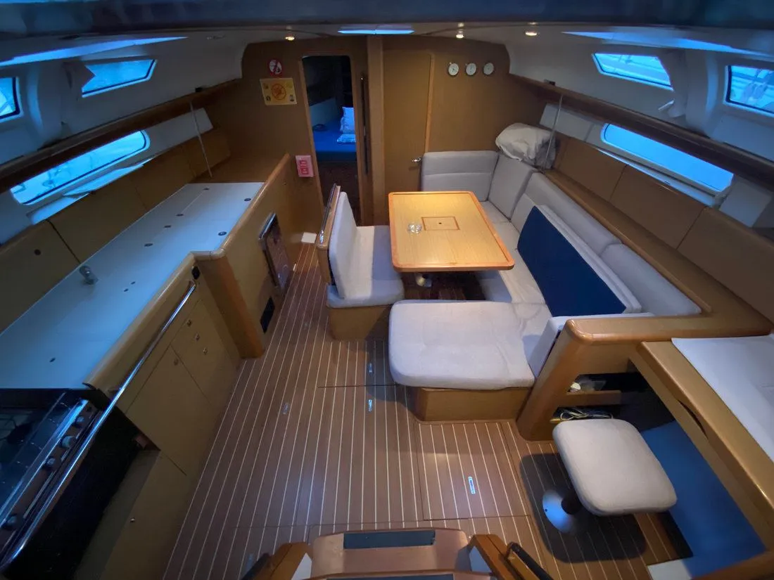 Marmaris Kiralık Jeanneau Sun Odyssey 44i 13.75m  - Fotoğraf 5