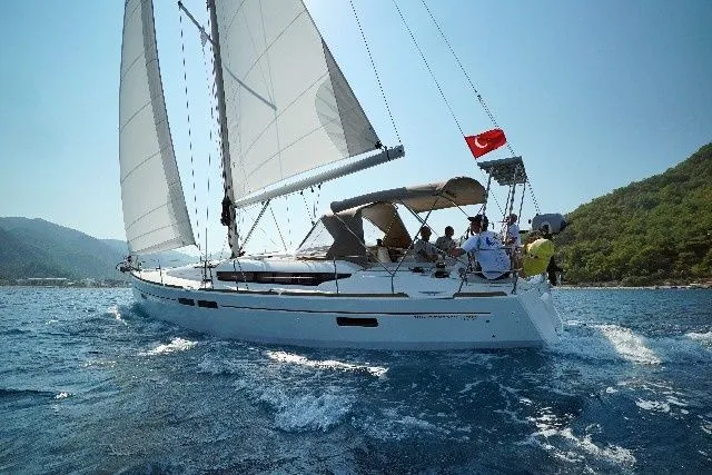 14.43m Marmaris 4 Cabin Sailing Yacht Hire - Fotoğraf 5