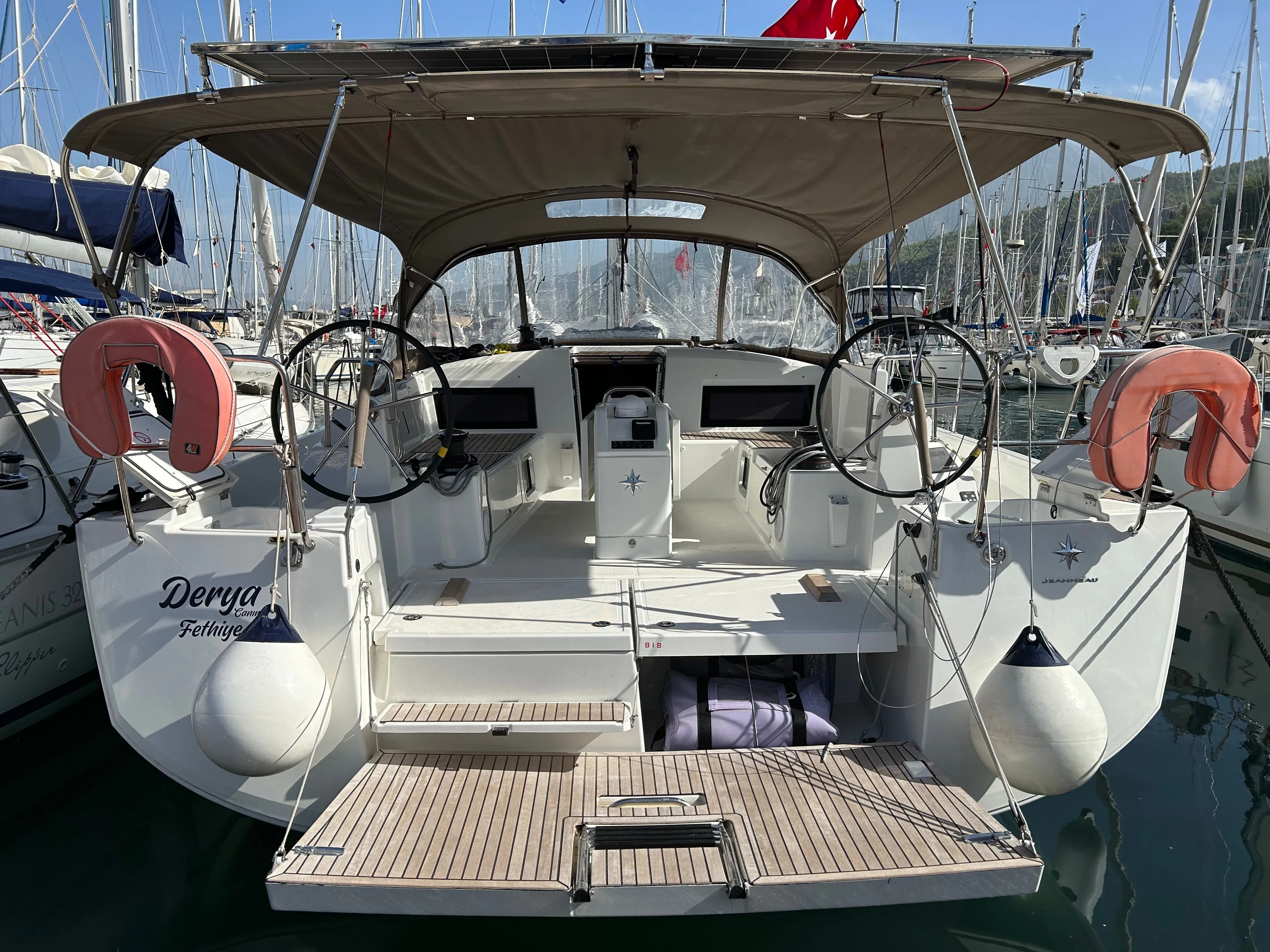 Rent a 14m Sailing Yacht Jeanneau Sun Odyssey 490 in Fethiye - Fotoğraf 1