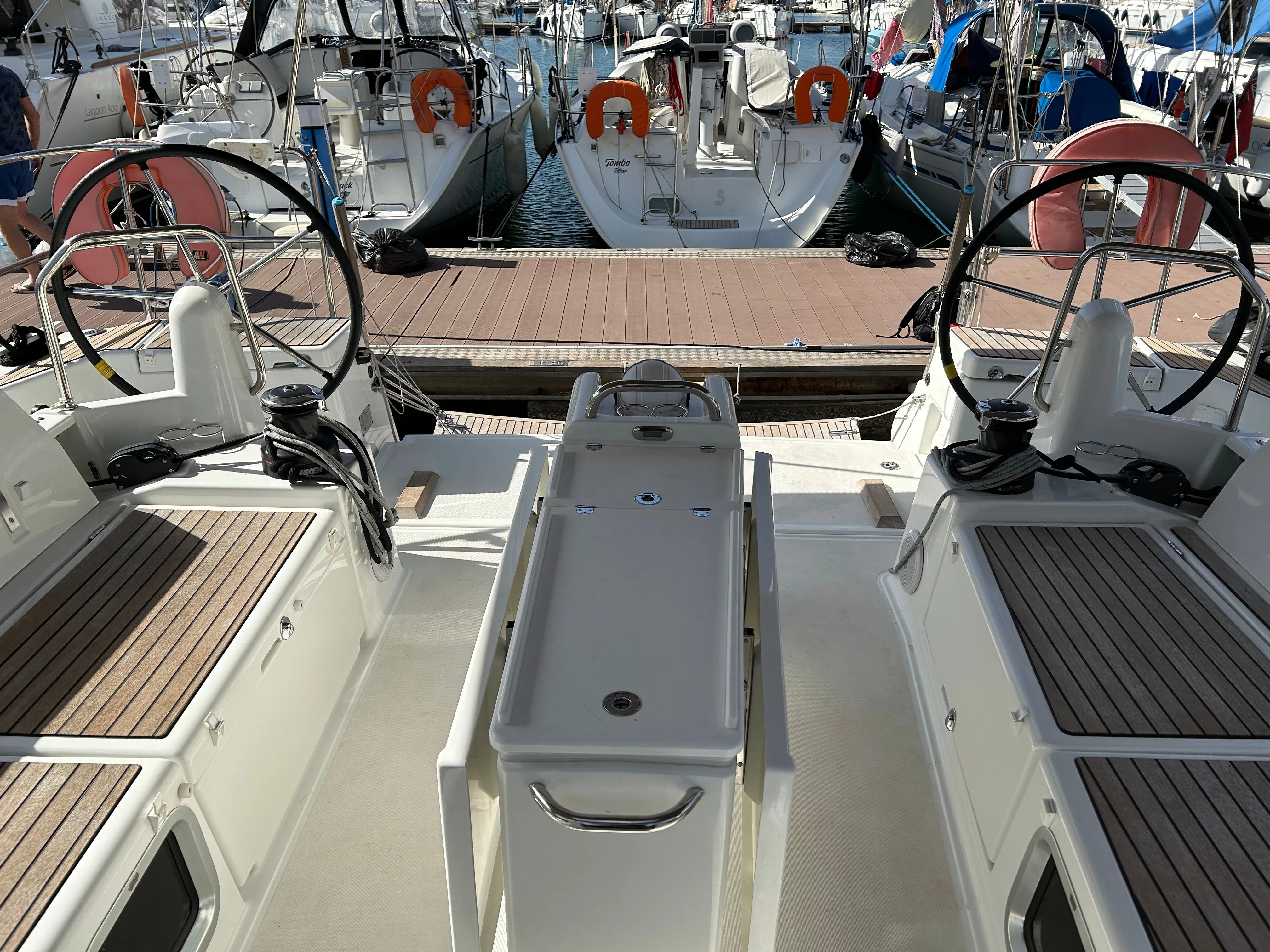 Rent a 14m Sailing Yacht Jeanneau Sun Odyssey 490 in Fethiye - Fotoğraf 4