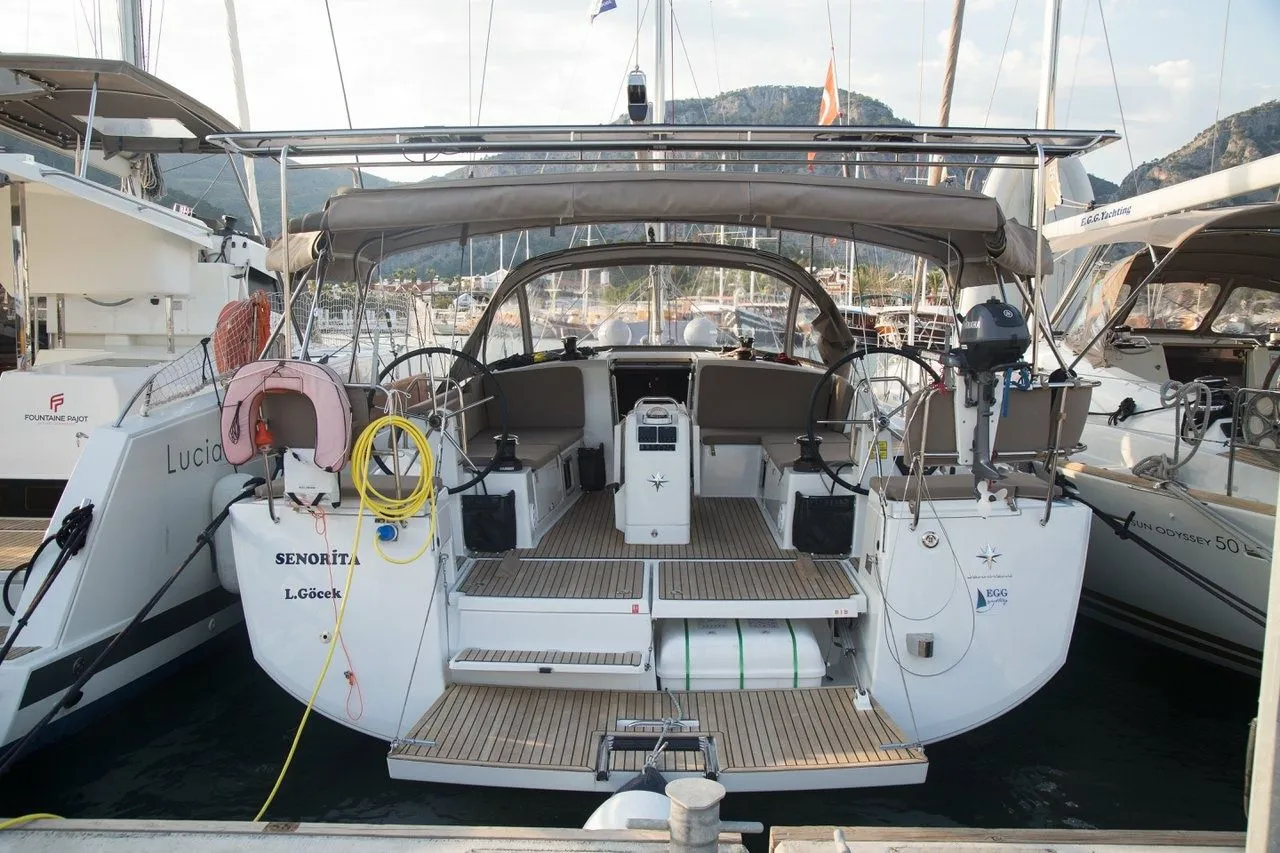 Explore Göcek on a 14.42m Rental Jeanneau Sun Odyssey 490 - Fotoğraf 1