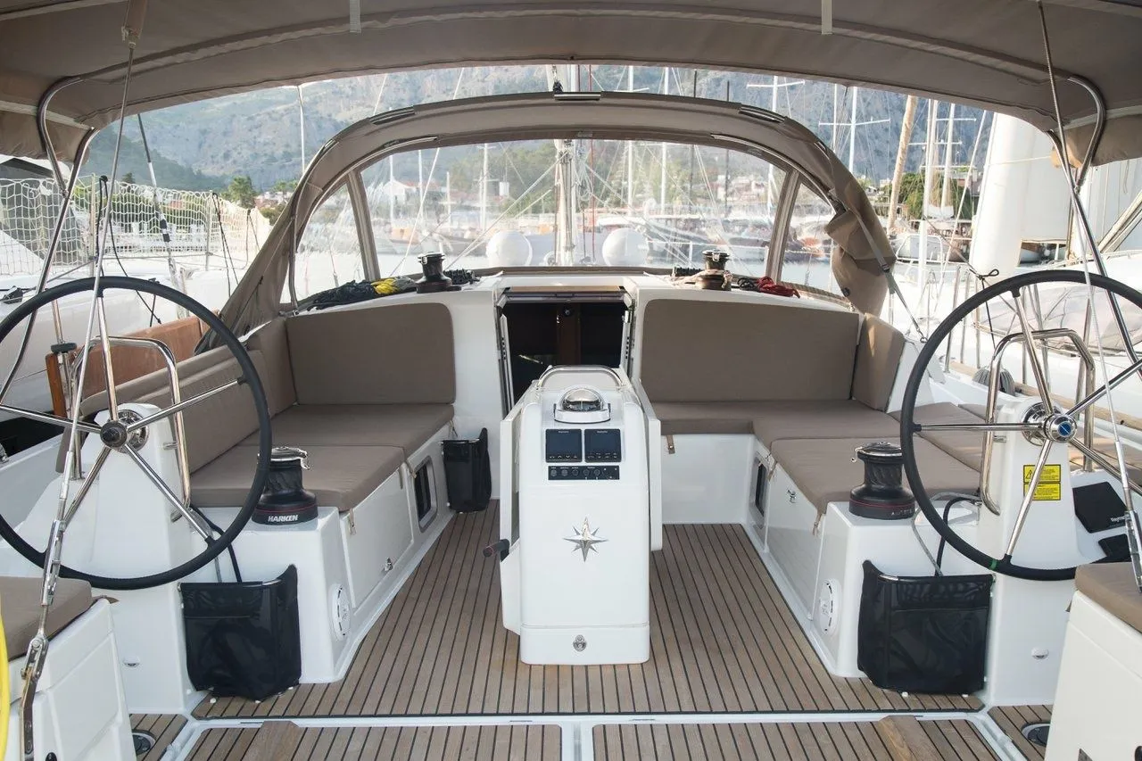 Explore Göcek on a 14.42m Rental Jeanneau Sun Odyssey 490 - Fotoğraf 4