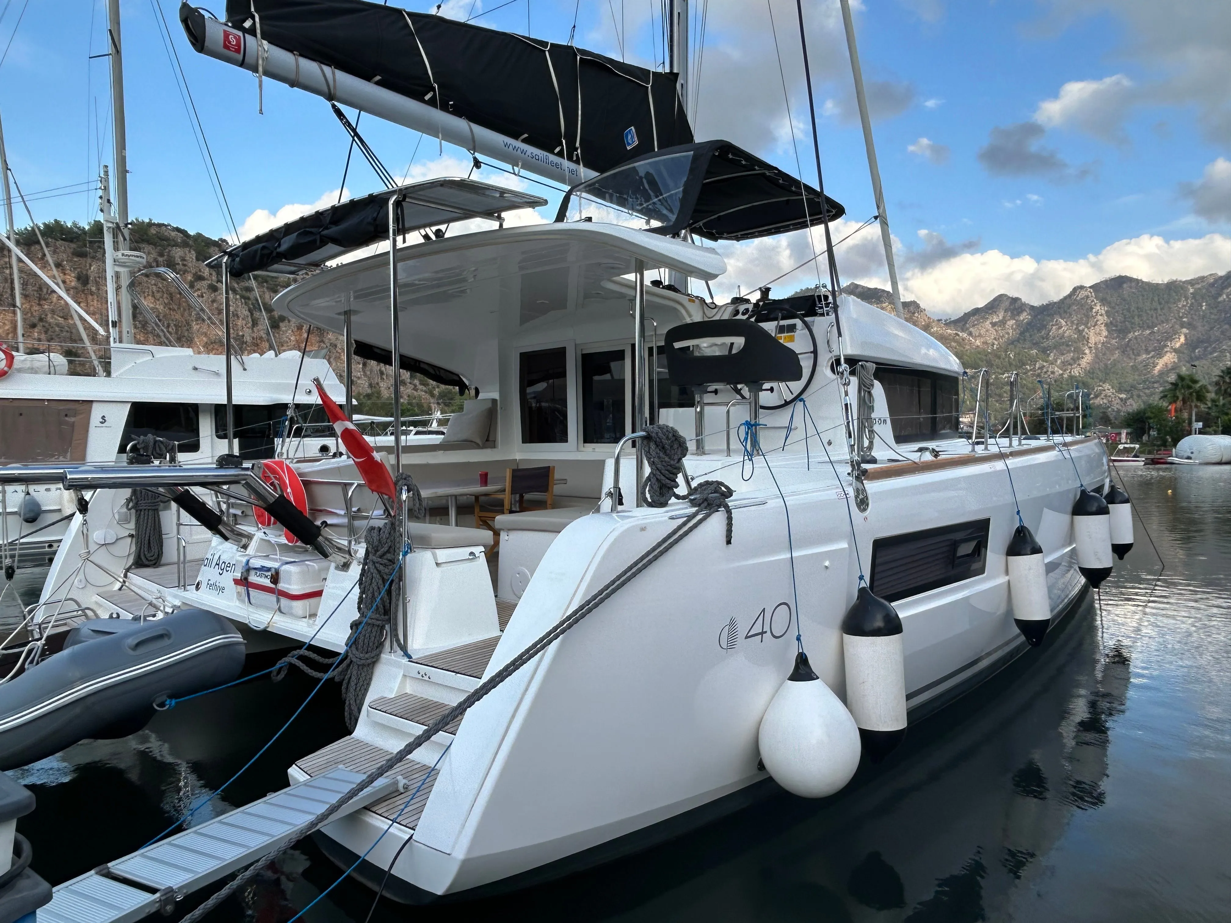 11.74m Orhaniye Lagoon 40 Catamaran Hire - Fotoğraf 4