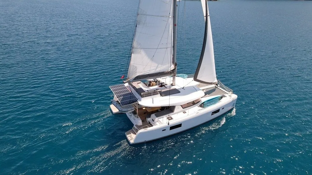 Charter a 12.94m Lagoon 42 in Marmaris - Fotoğraf 1