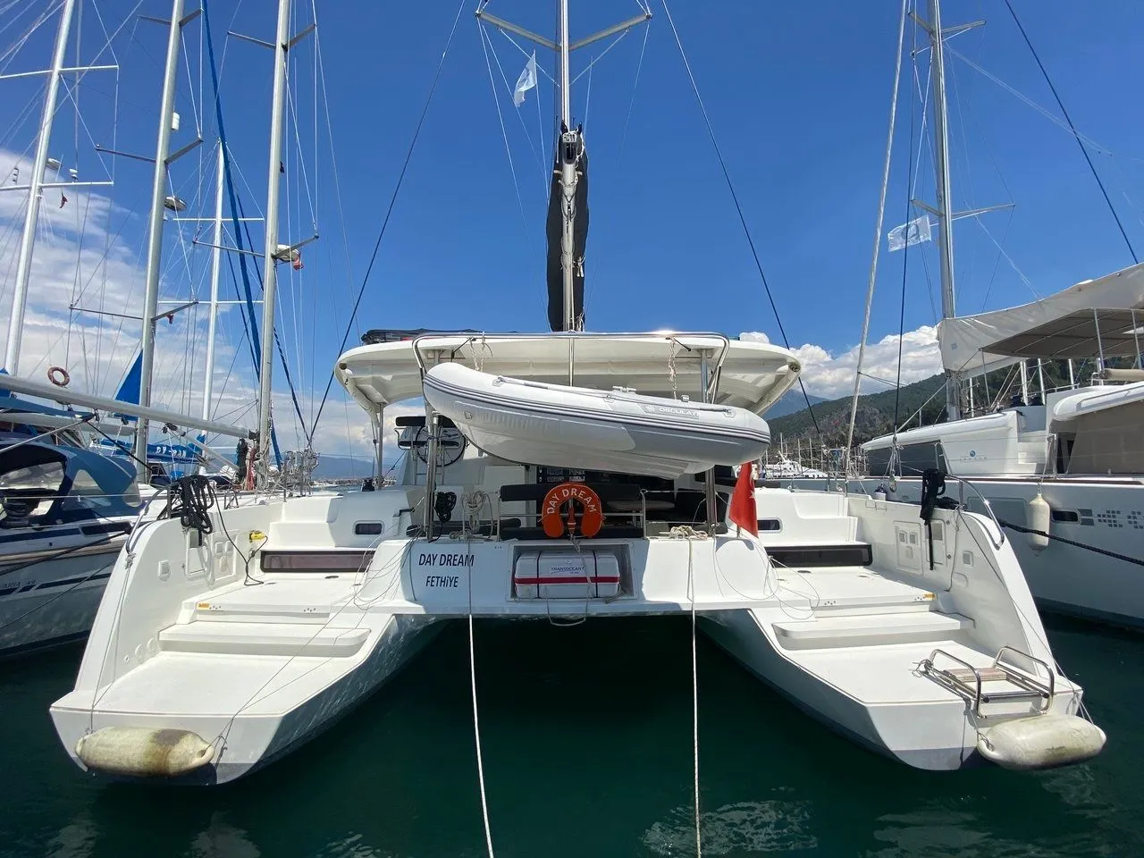 Rent a 12.8m 4 Cabin Catamaran in Fethiye - Fotoğraf 1