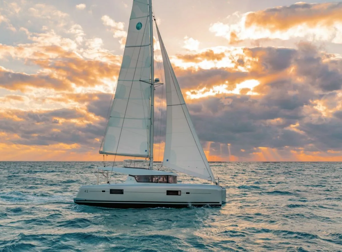 Rent a 12.8m 6 Cabin Catamaran in Göcek - Fotoğraf 5