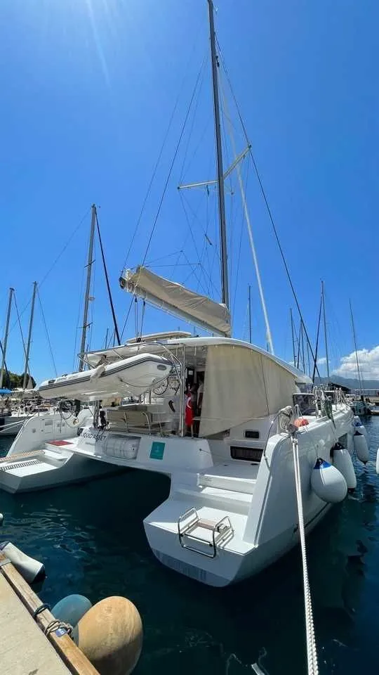 Rent a 12.8m 6 Cabin Catamaran in Marmaris - Fotoğraf 5