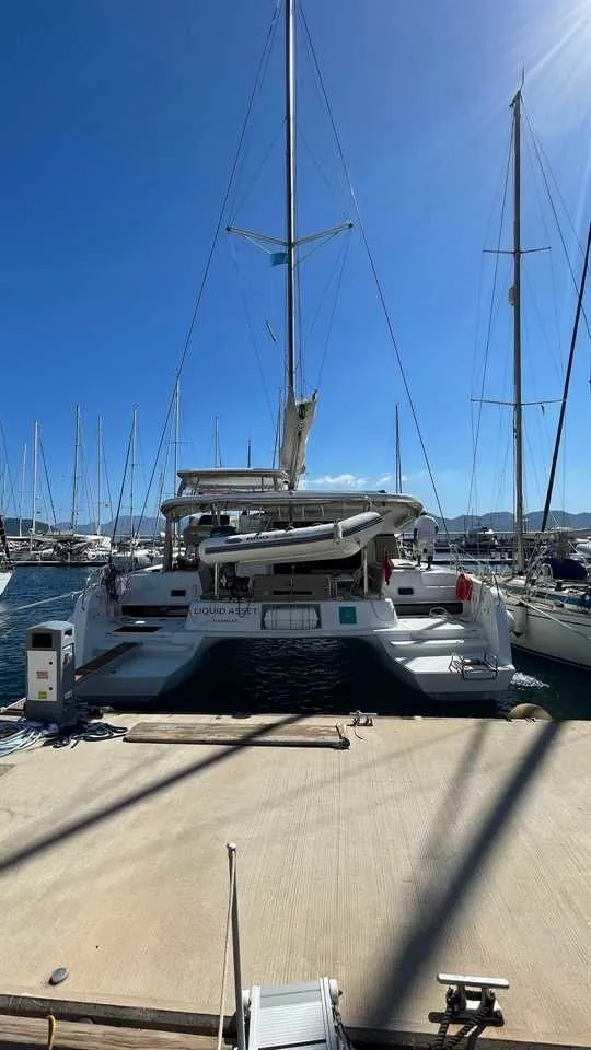 Rent a 12.8m 6 Cabin Catamaran in Marmaris - Fotoğraf 3