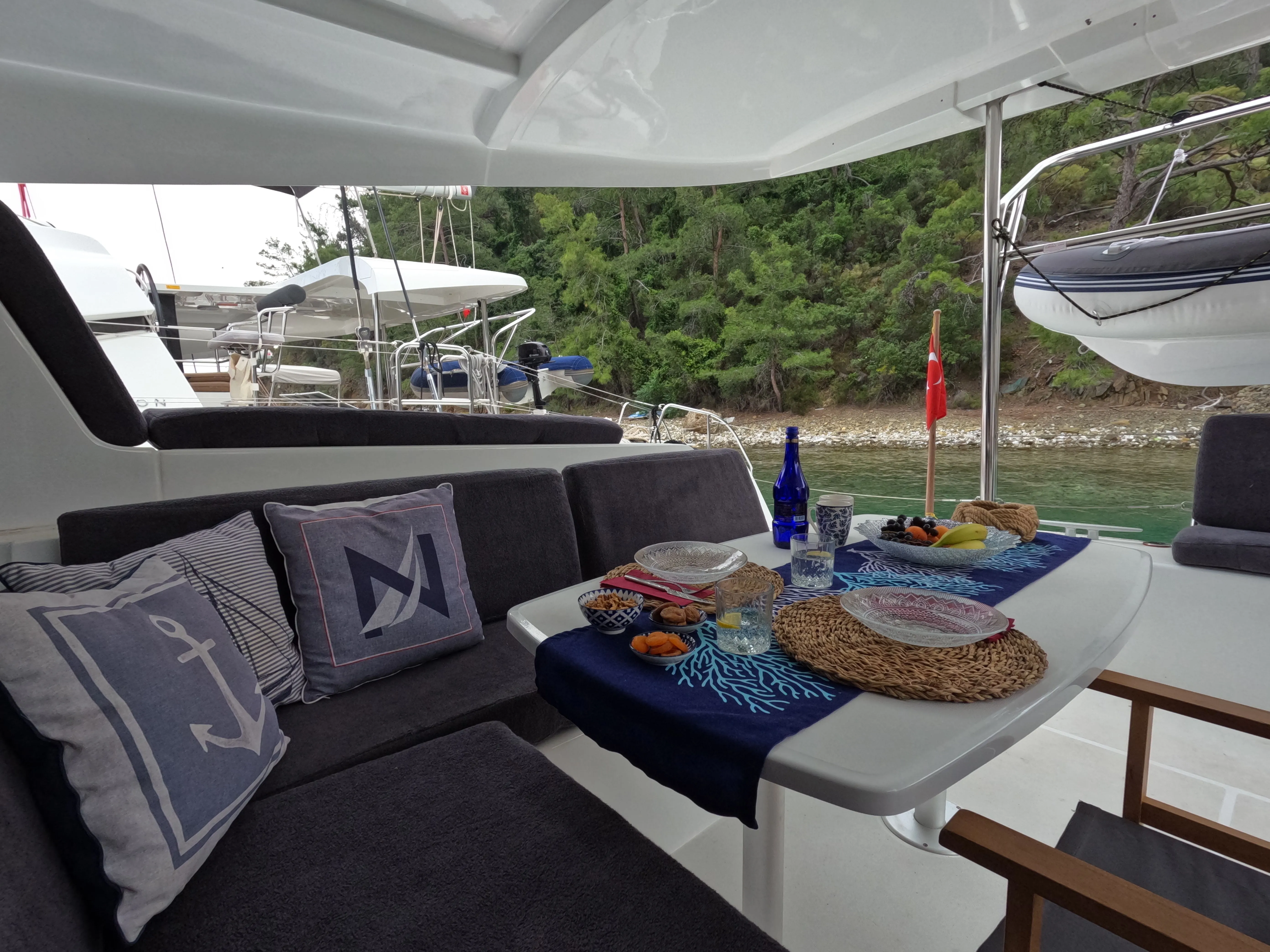 Explore Göcek on a 12.8m Rental Catamaran - Fotoğraf 3