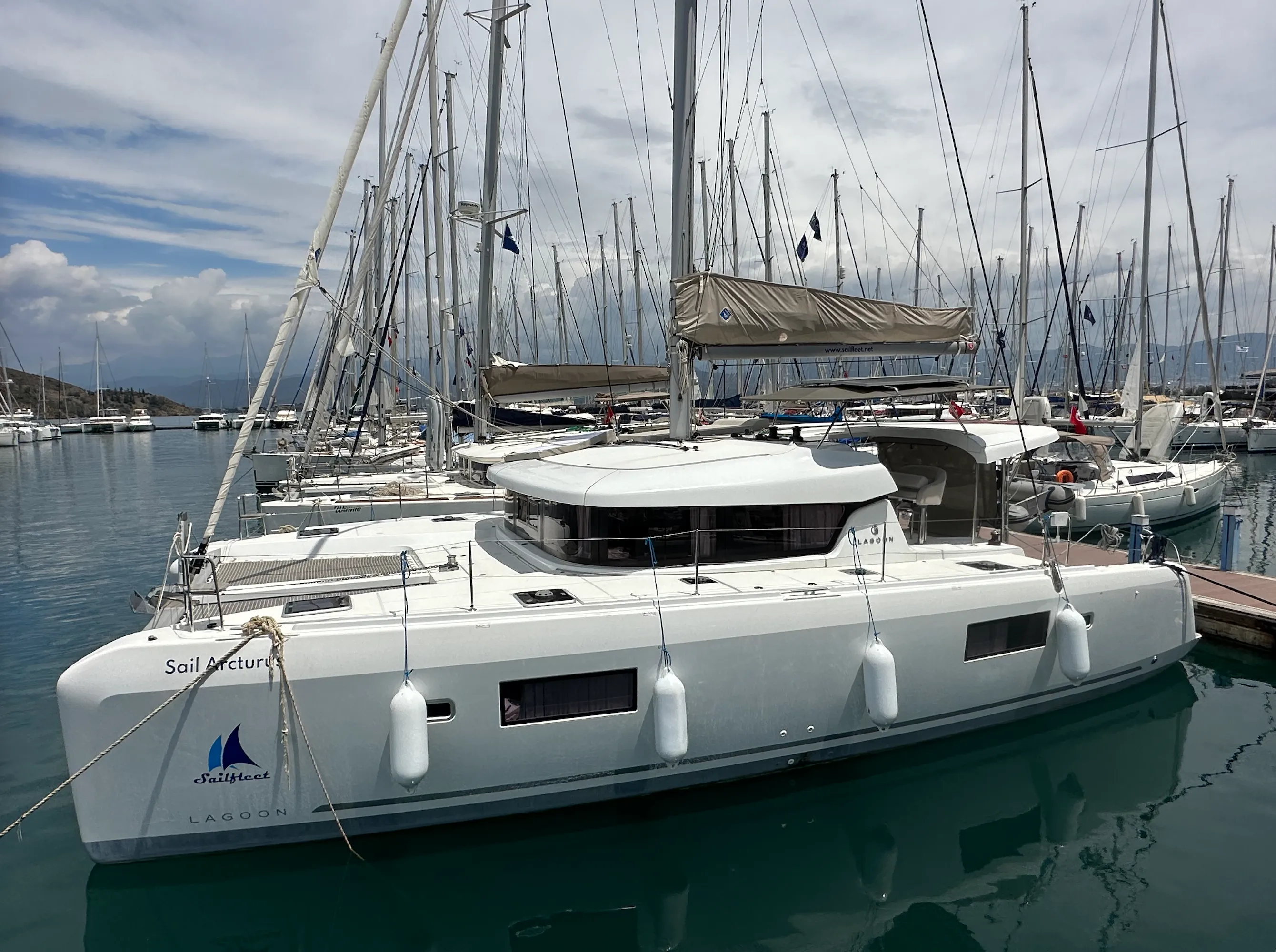 Charter a 12.8m Lagoon 42 Catamaran in Fethiye - Fotoğraf 5