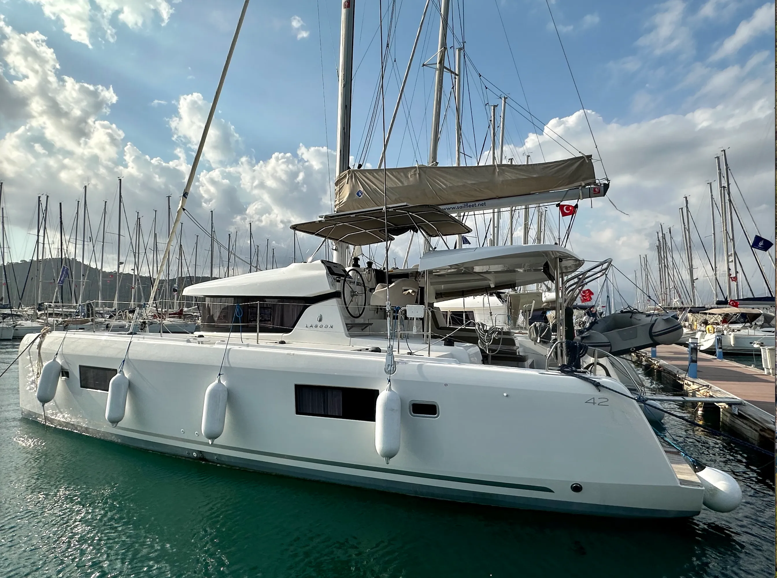 Charter a 12.8m Lagoon 42 Catamaran in Fethiye - Fotoğraf 4