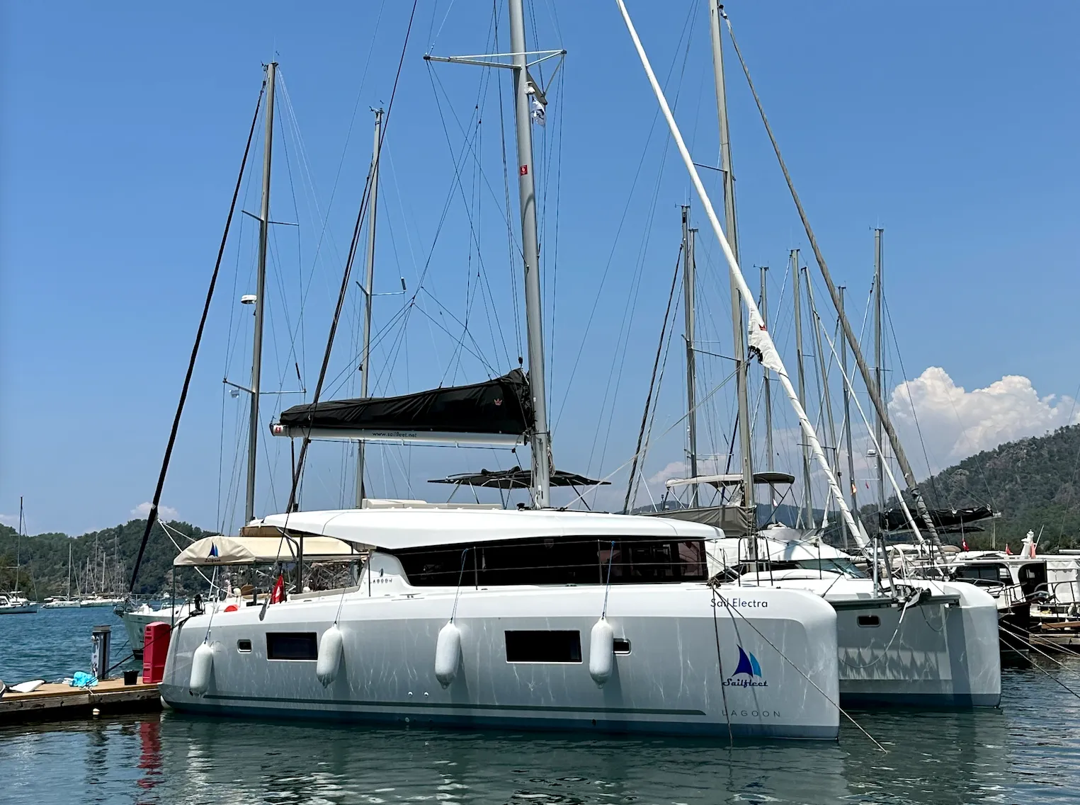 Rent a 12.8m Lagoon 42 Catamaran in Orhaniye - Fotoğraf 5