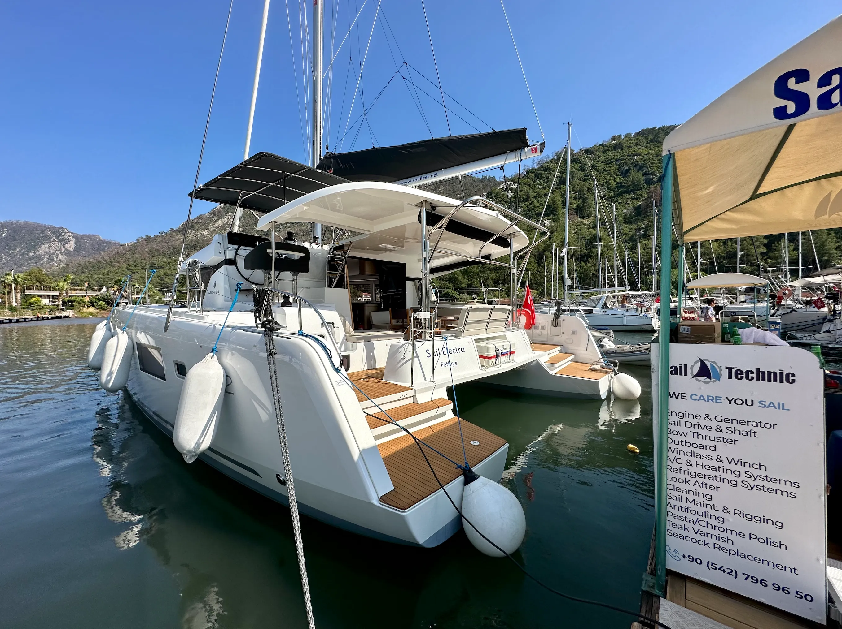 Rent a 12.8m Lagoon 42 Catamaran in Orhaniye - Fotoğraf 4