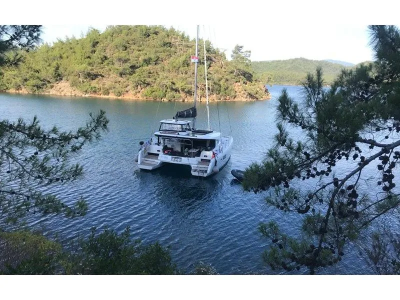 Charter a 12.8m Lagoon 42 Catamaran in Göcek - Fotoğraf 5