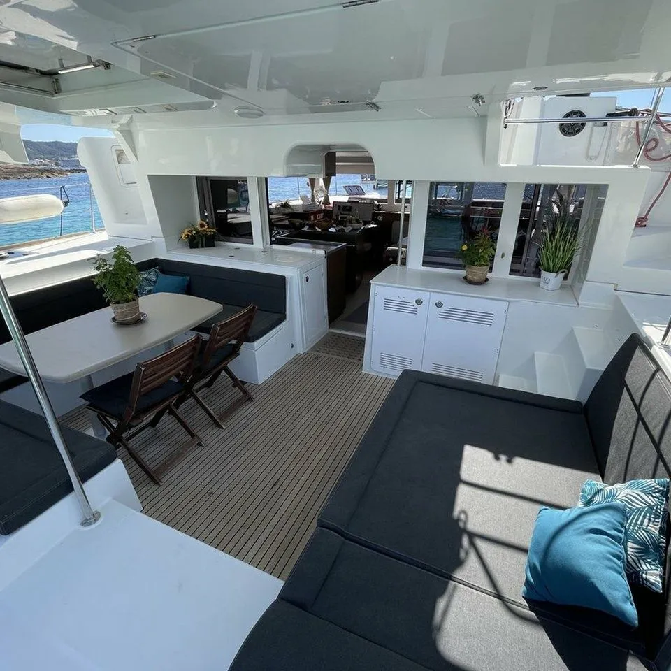 Explore Fethiye on a 13.96m Rental Catamaran Lagoon 450 F - Fotoğraf 5