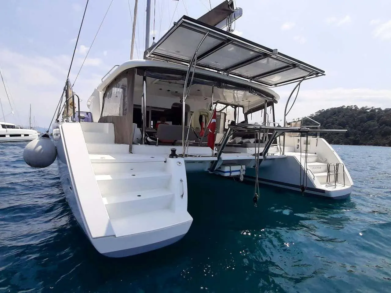 13.96m Marmaris 4 Cabin Catamaran Hire - Fotoğraf 3
