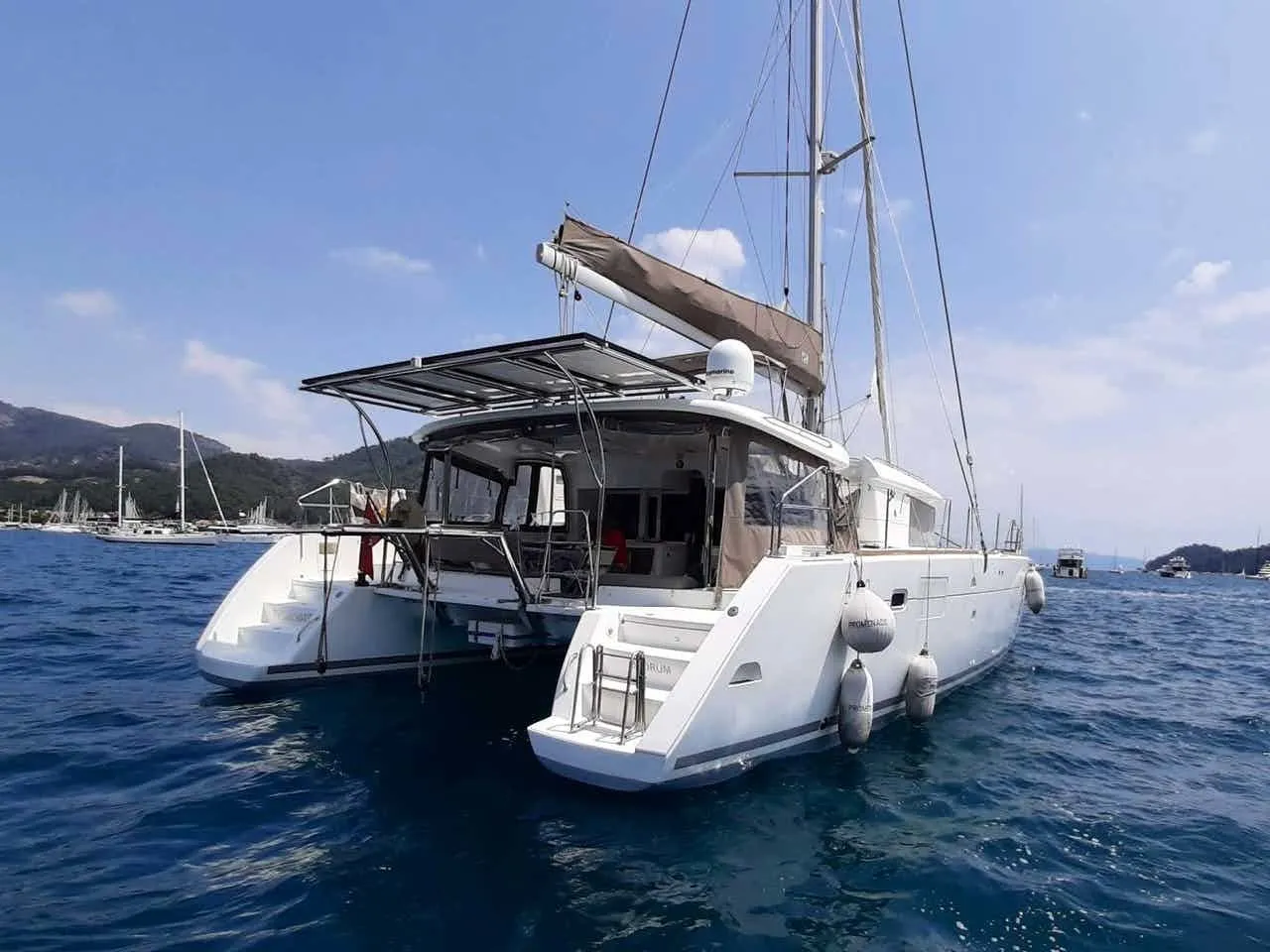 13.96m Marmaris 4 Cabin Catamaran Hire - Fotoğraf 1