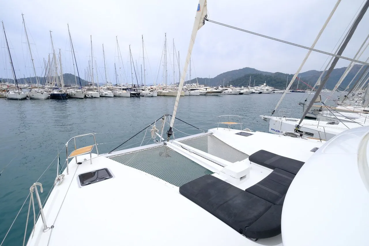 Charter a 13.99m Catamaran Lagoon 46 in Göcek - Fotoğraf 4