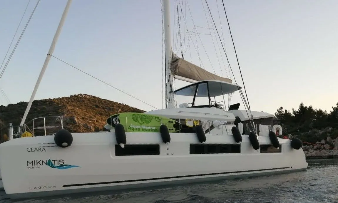 Charter a 14.75m Catamaran Lagoon 50 in Marmaris - Fotoğraf 1