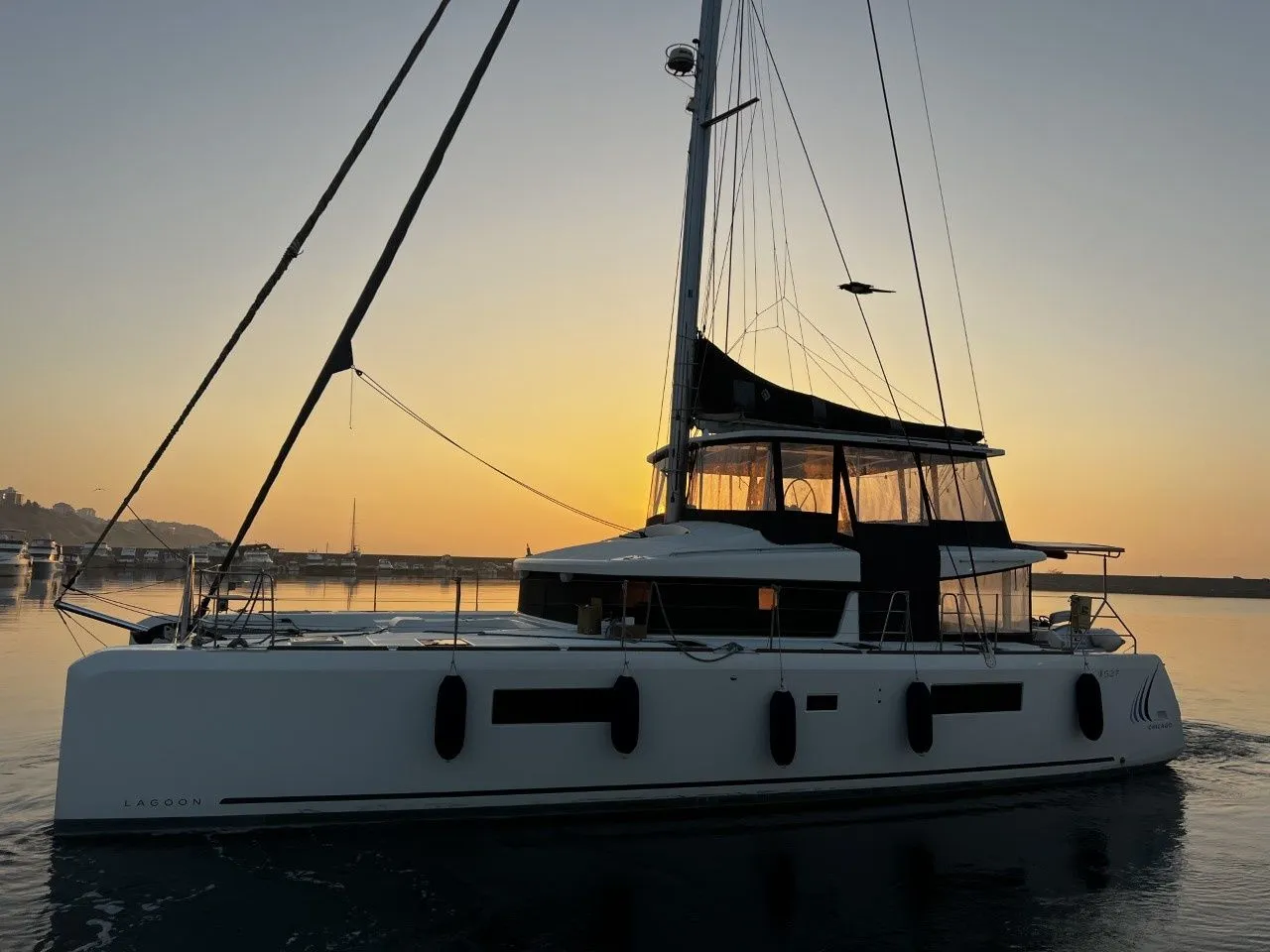 Göcek Kiralık Lagoon 52 F 16m Katamaran - Fotoğraf 1