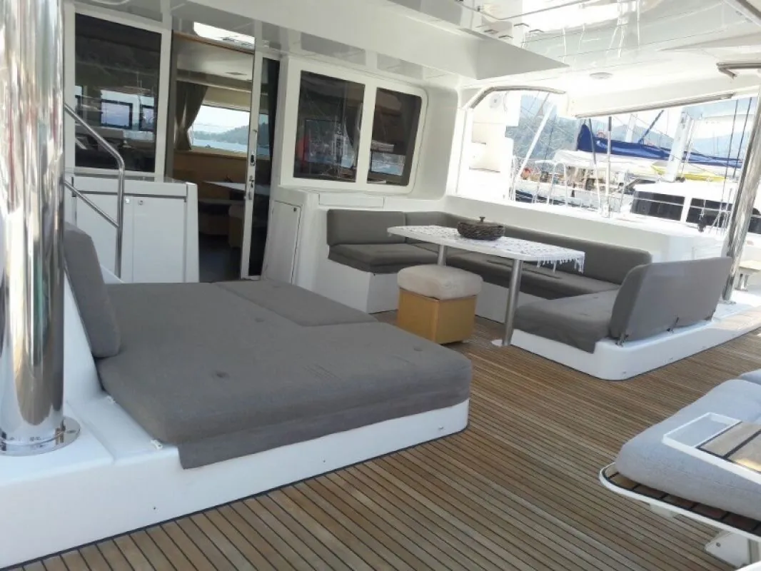 Charter a 15.8m Lagoon 52 F Catamaran in Göcek - Fotoğraf 5