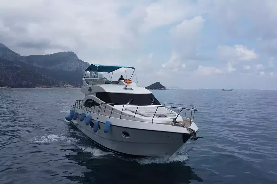 Antalya 20m Kiralık 3 Kabinli Motoryat - Fotoğraf 4