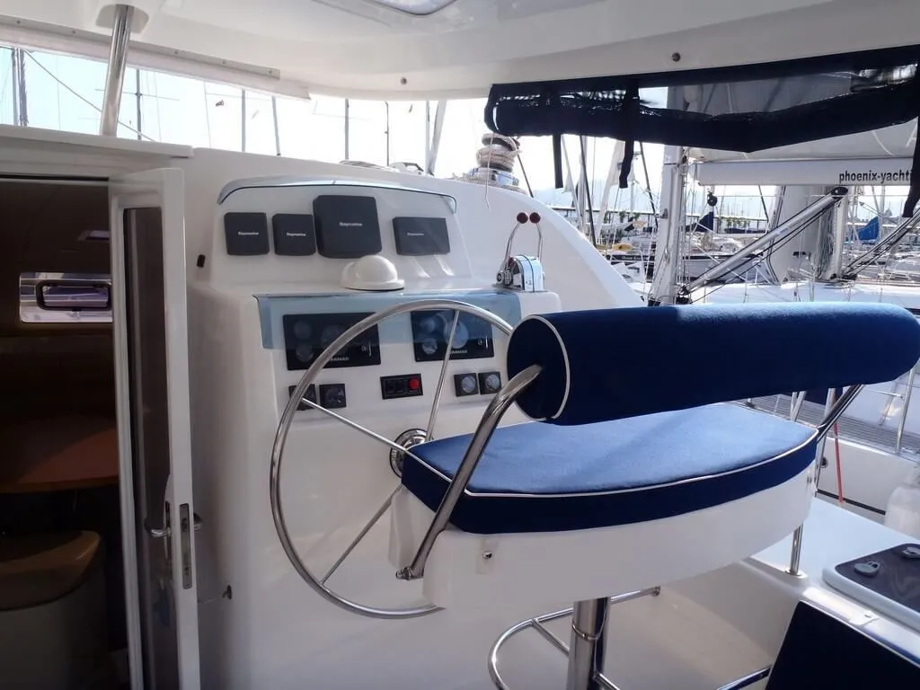 Charter a 12.95m 6 Cabin Catamaran in Marmaris - Fotoğraf 5