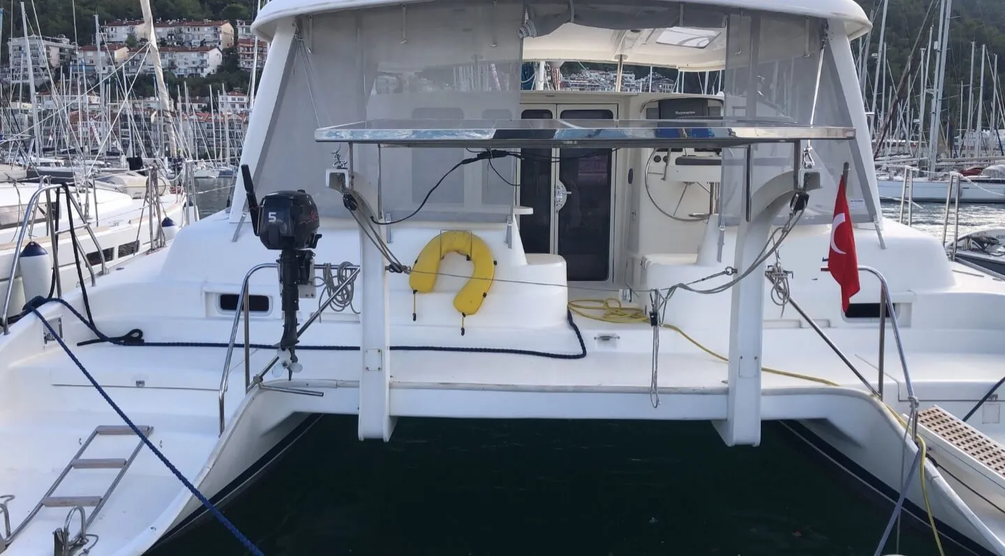 Explore Fethiye on a 12.95m Rental Catamaran Leopard 434 - Fotoğraf 4