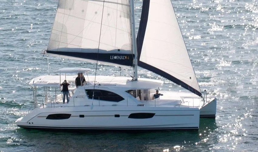 12.98m Marmaris Catamaran Leopard 44 Hire - Fotoğraf 1