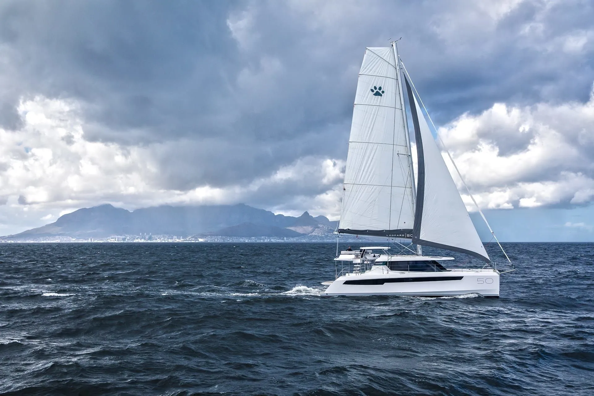 15.4m Marmaris Catamaran Leopard 50 Hire - Fotoğraf 3
