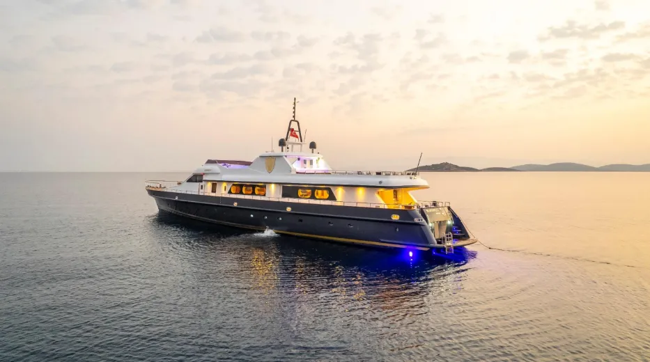 Bodrum Kiralık Lurssen 144 50m  - Fotoğraf 3