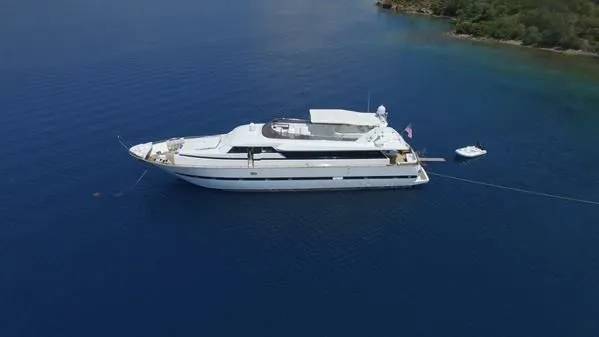 Explore Marmaris on a 27m 4 Cabin Motor Yacht Rental - Fotoğraf 3
