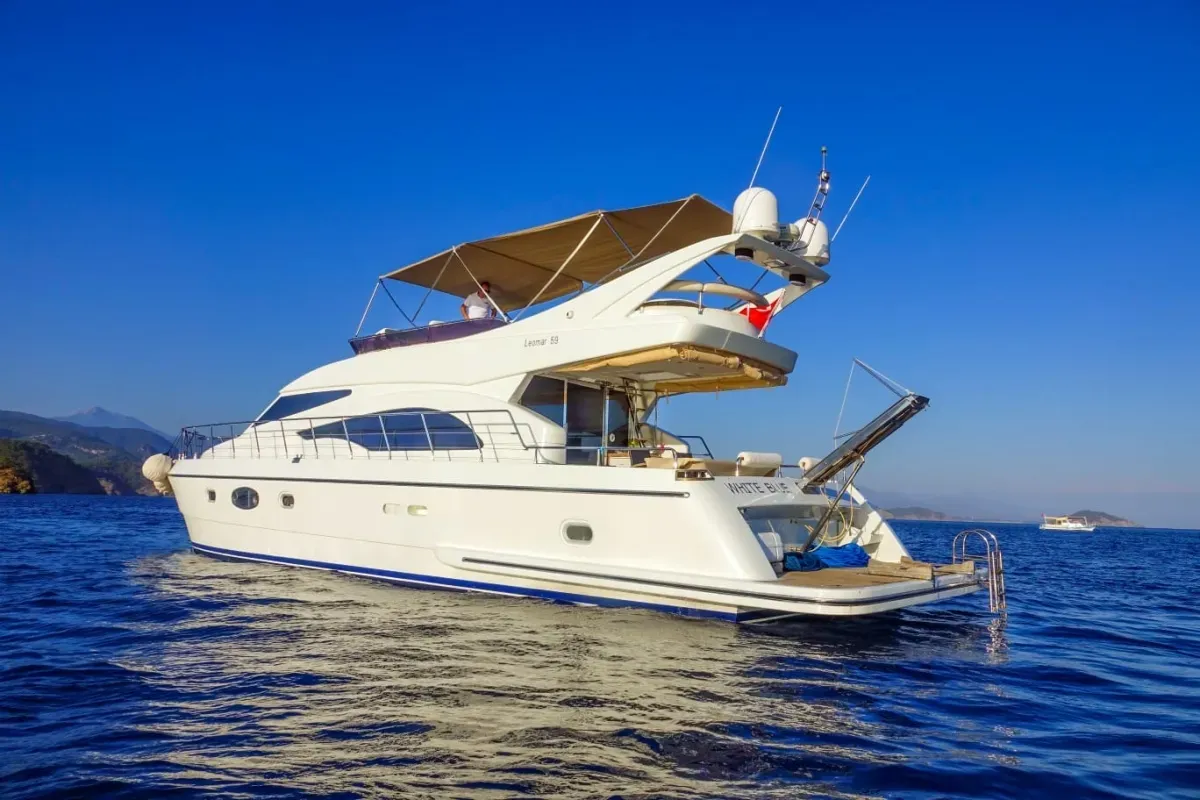 Göcek 18.5m Kiralık Mengi Yay Leomar 59 Motoryat - Fotoğraf 1