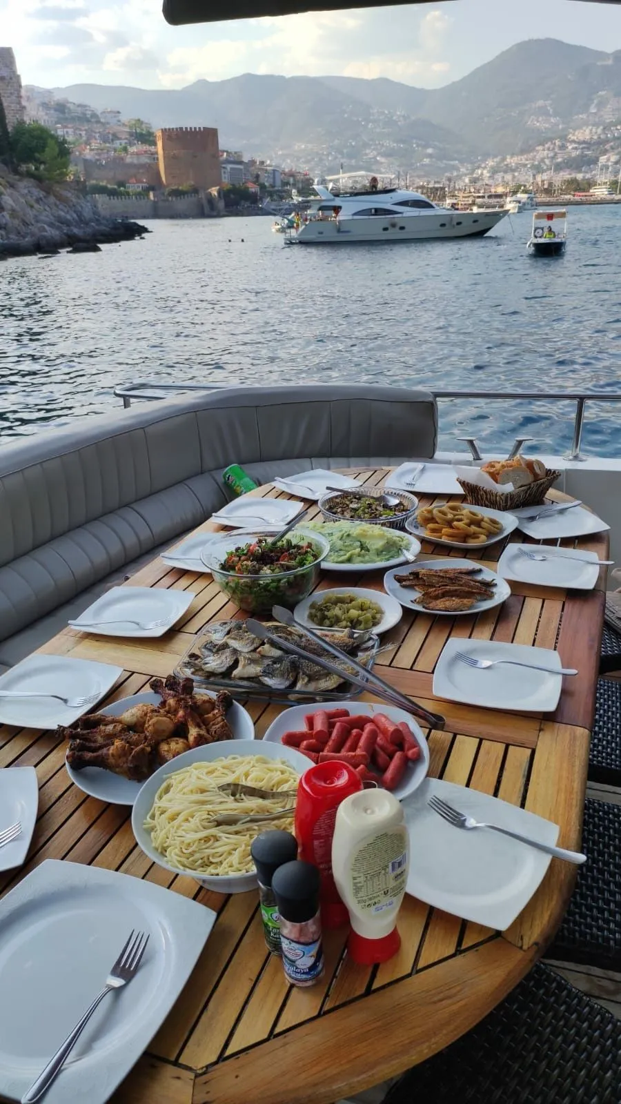 Carmen 07: Konforlu 16m Motor-Yacht Alanya'da - Fotoğraf 4