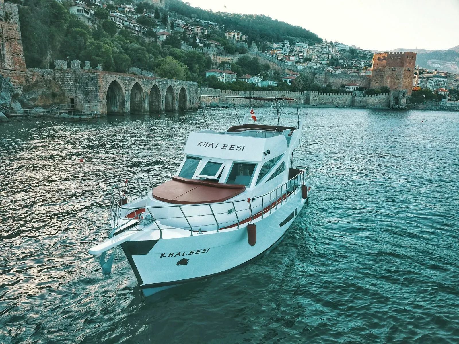 Khaleesi: Stylish 2022 Motor-Yacht with Paddleboarding - Fotoğraf 1