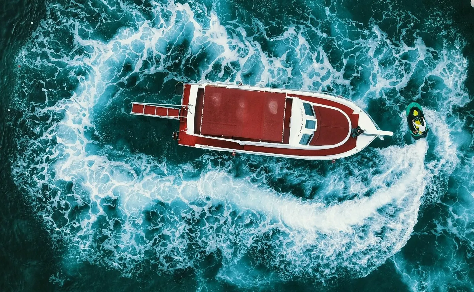 Khaleesi: Stylish 2022 Motor-Yacht with Paddleboarding - Fotoğraf 5