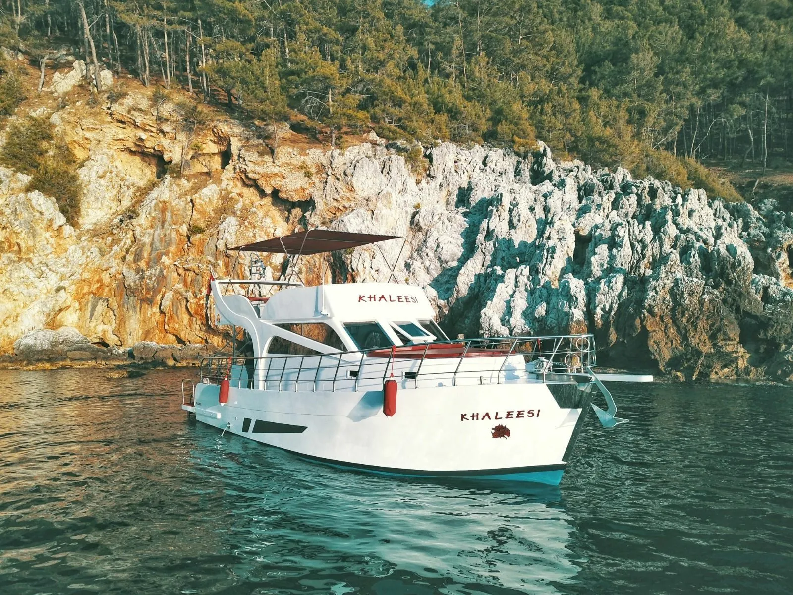Khaleesi: Stylish 2022 Motor-Yacht with Paddleboarding - Fotoğraf 2