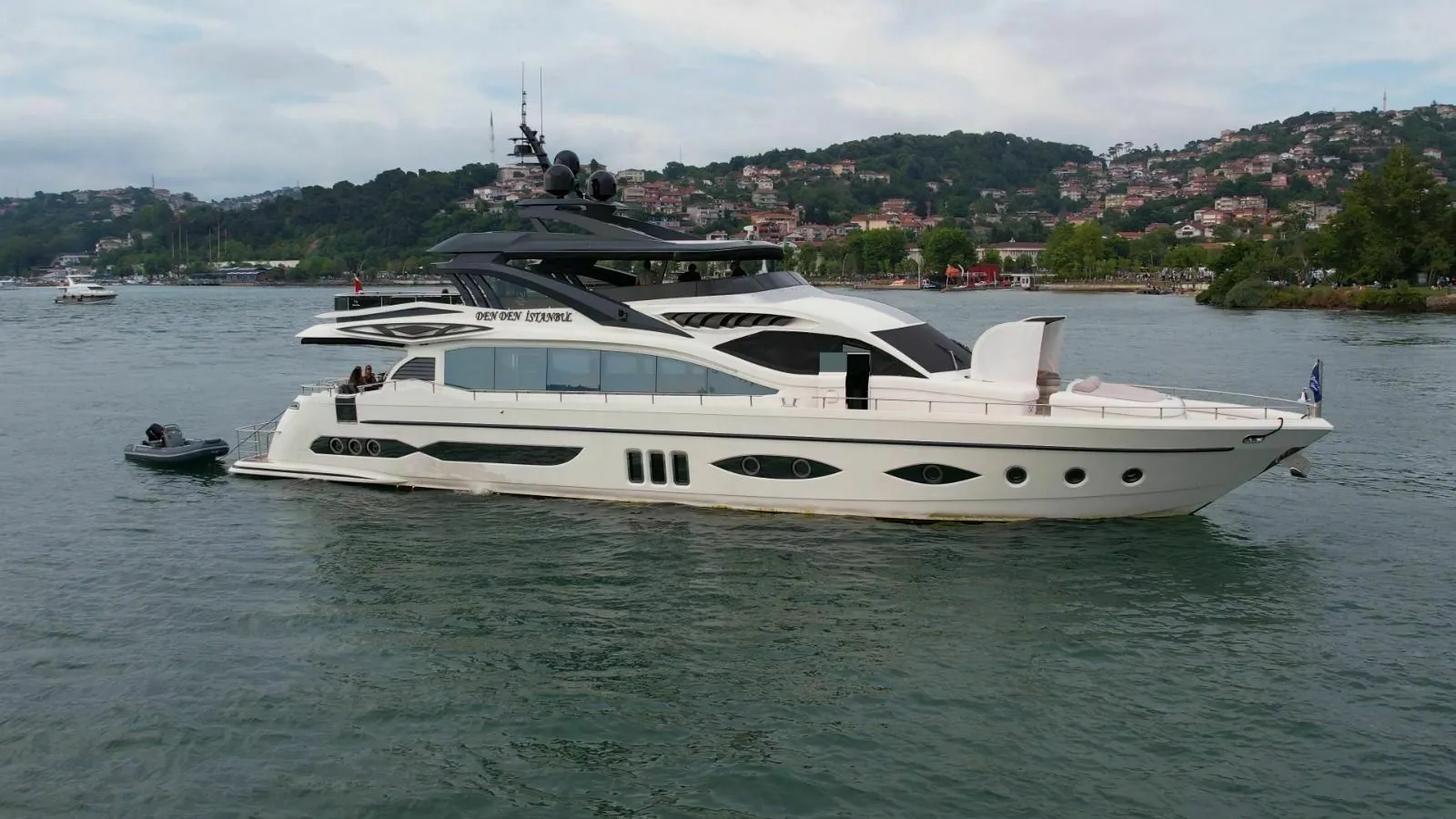 Den Den: 2023 Model Lüks Motor-Yacht Bodrum'da - Fotoğraf 1