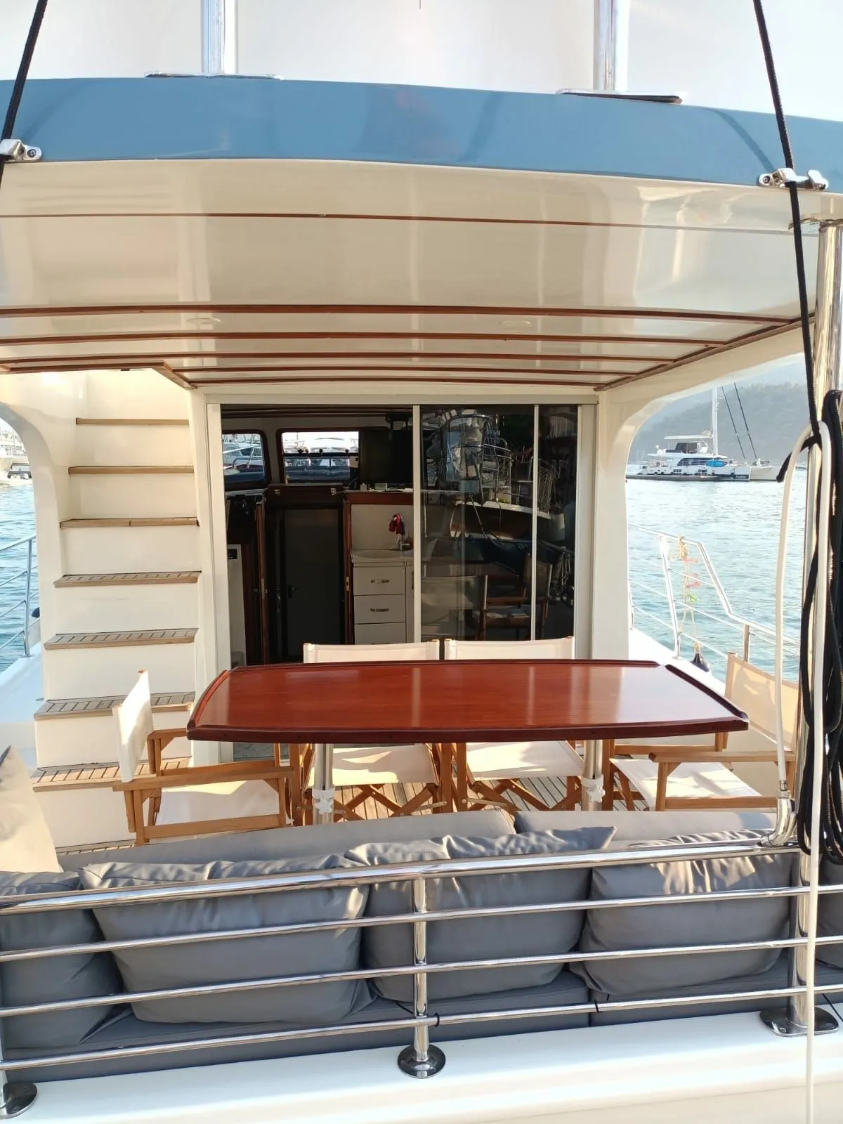 Göcek Kiralık 2 Kabinli 13m Motoryat - Fotoğraf 4