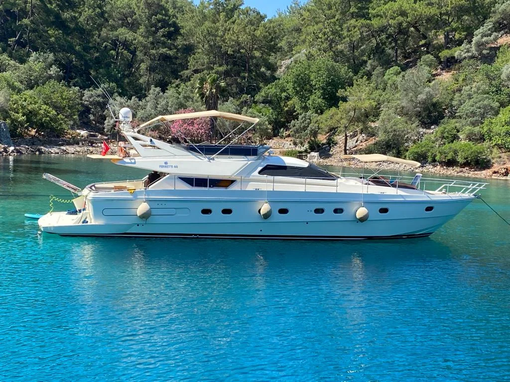 Göcek’te Lüks Motor-Yat Bonus ile Konforlu Kaçış - Fotoğraf 1