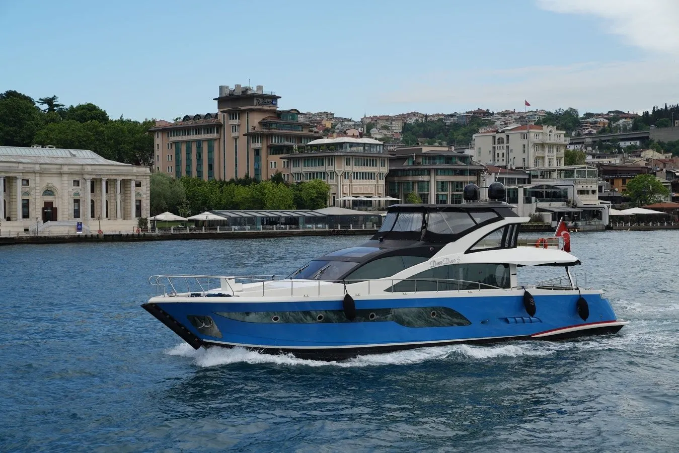 Den Den 9: 2023 Yenilenmiş Konforlu Motor-Yacht - Fotoğraf 2