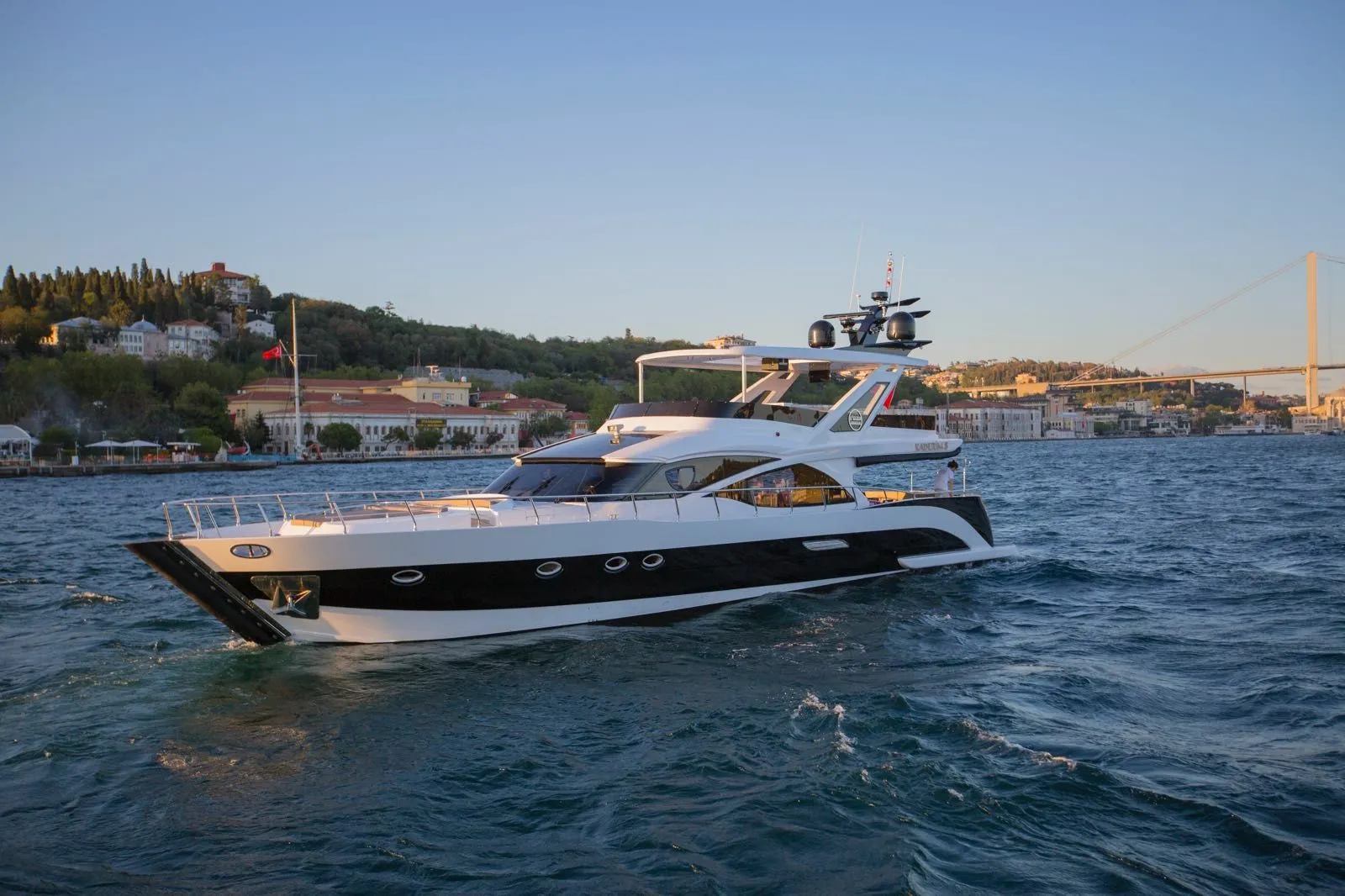 Kaderim 8: Konforlu 23m Motor-Yacht - Fotoğraf 1