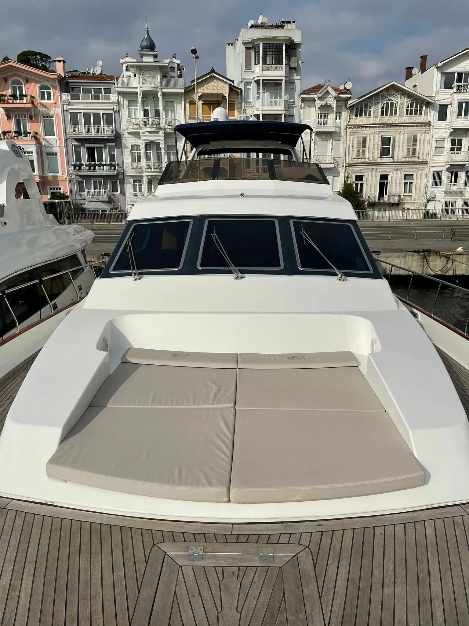 Su-a: Konforlu 21m Motor-Yacht İstanbul'da - Fotoğraf 5