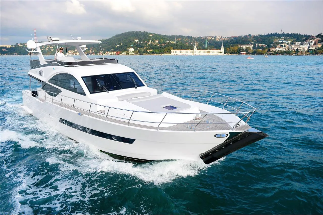 Explore Istanbul on a 22m Rental Boat - Fotoğraf 3