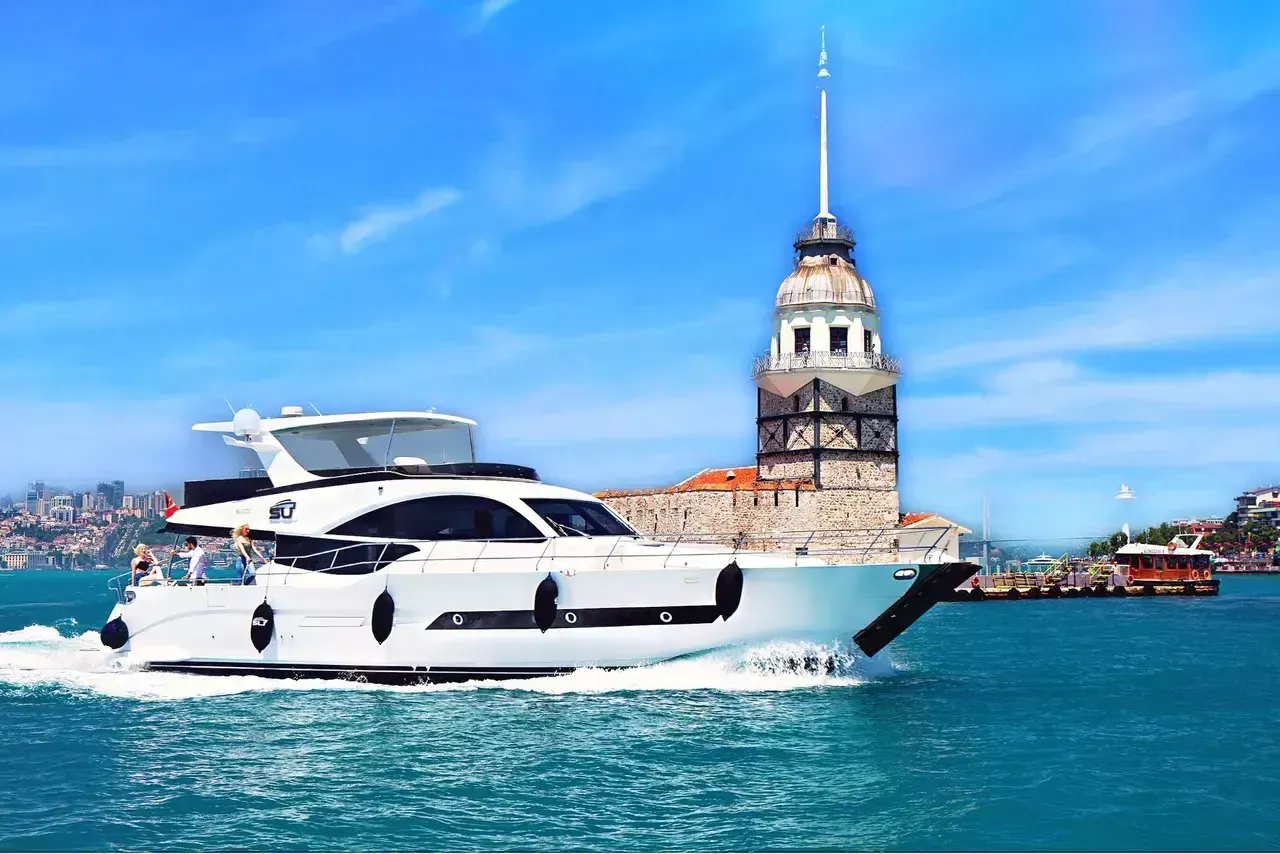 Explore Istanbul on a 22m Rental Boat - Fotoğraf 4