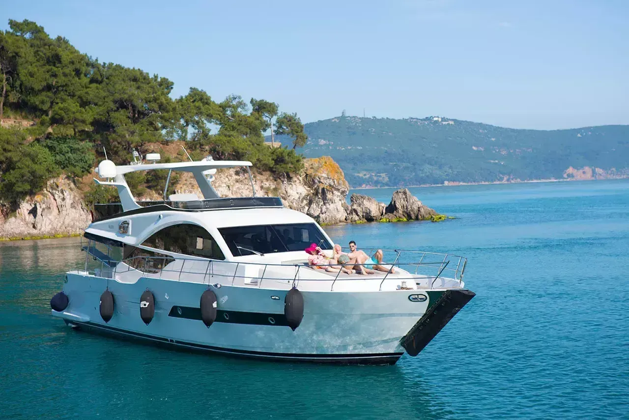 Explore Istanbul on a 22m Rental Boat - Fotoğraf 2