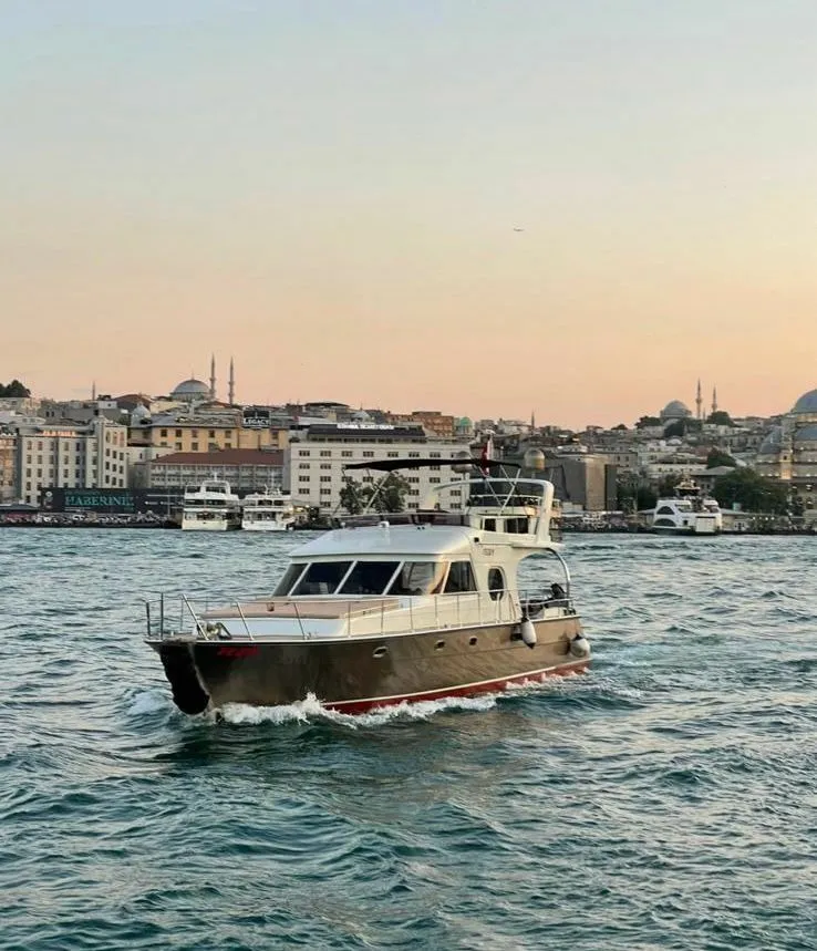 Teddy ile İstanbul'da Konforlu Flybridge Keyfi - Fotoğraf 2