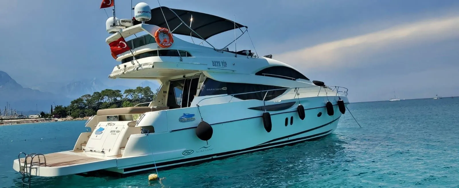 Beys Vip: 3 Kabin, Flybridge ve Klima Konforu - Fotoğraf 1