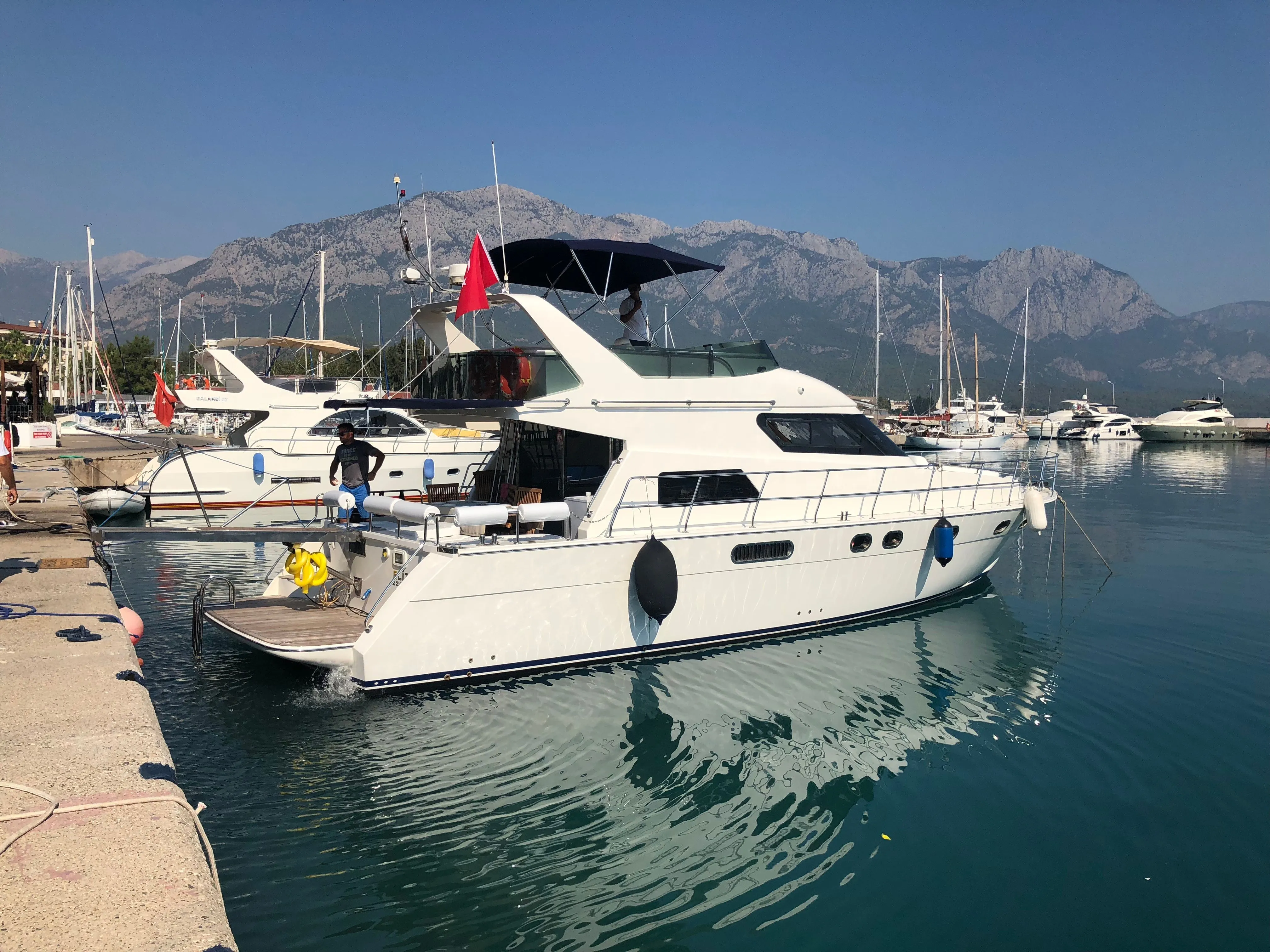 Eliza 1: Konforlu 16m Motor-Yacht Kemer'de - Fotoğraf 3