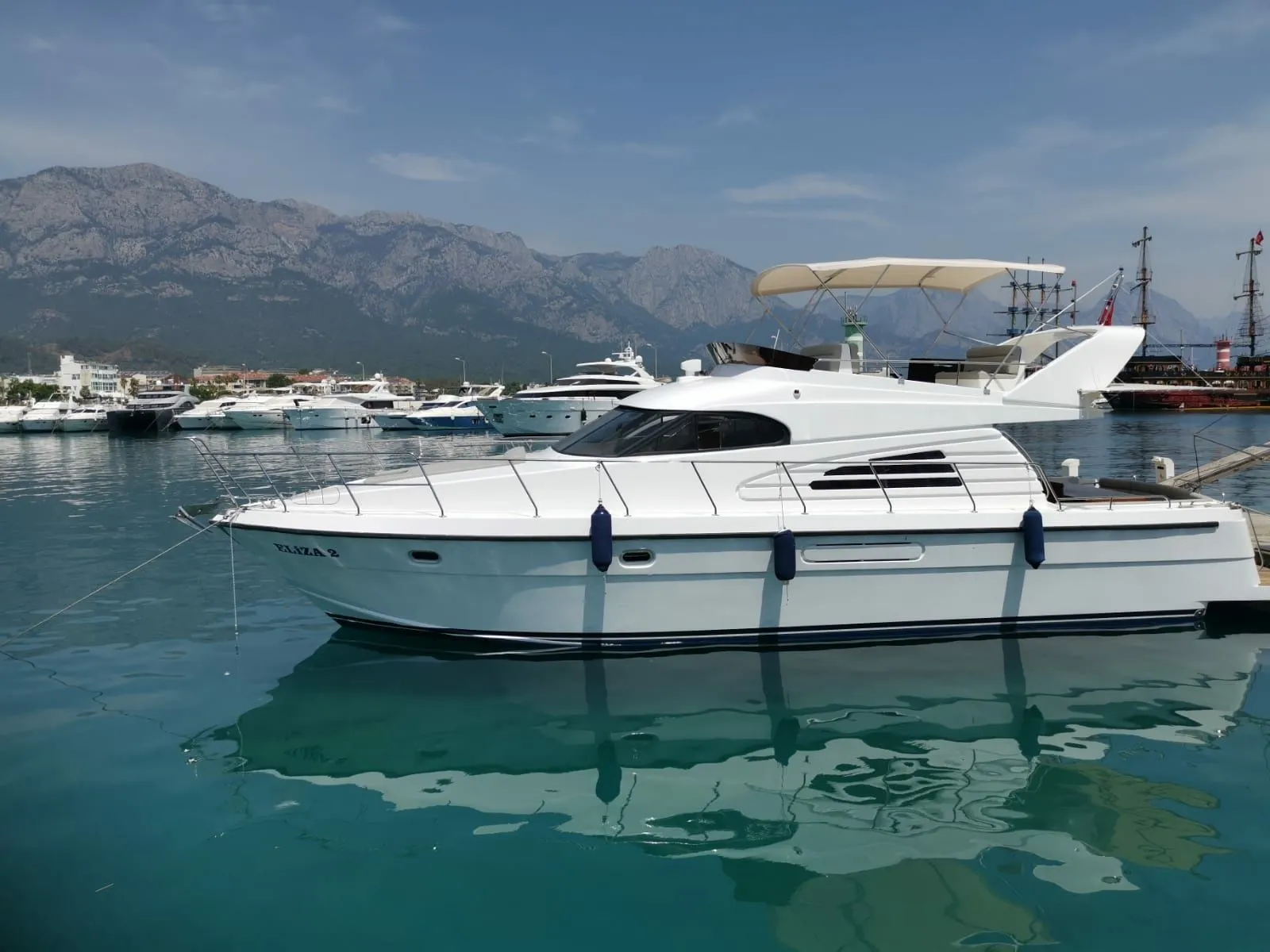 Eliza 2: Konforlu 16m Motor-Yacht Kemer'de - Fotoğraf 4